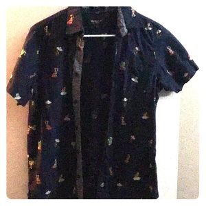 Nice buttoned up Alien shirt size S